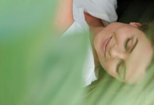 Thumbnail-for-person-resting-conveying-sense-peace-relaxation-reconnection-with-nature-By-King K. Kratom
